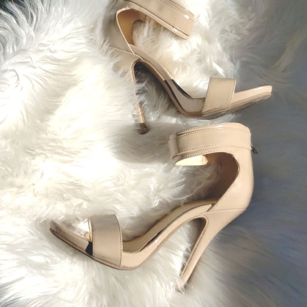 Wild Diva BRIDGET-01 Buckle Ankle Strap sandals